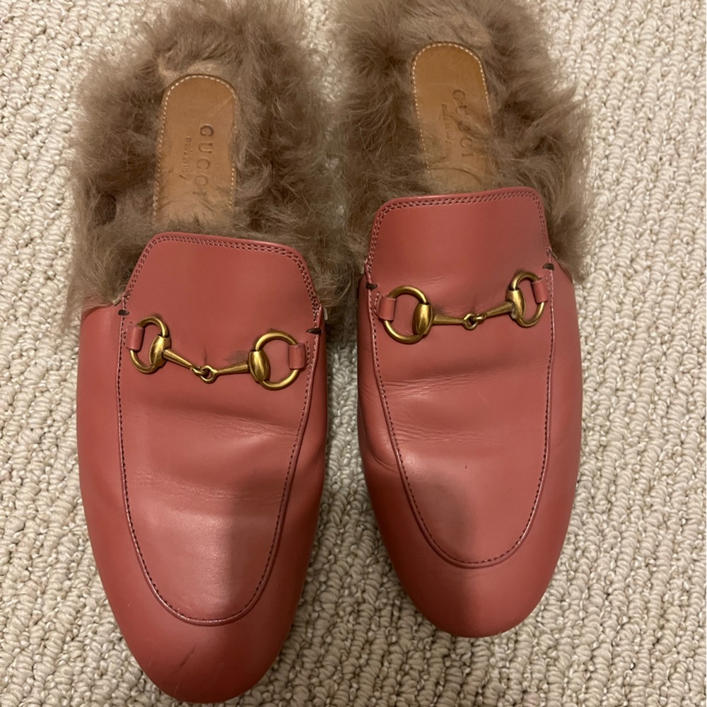 Gucci Princetown Leather & Lamb Fur Mules. Pink. Size 38 1/2